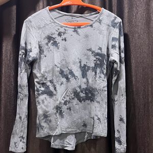 A Grey White Casual Full Sleeve Top.