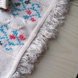 Embroidery Sweatshirt/Sweater Top With Muffler