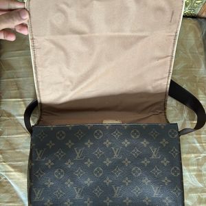 LOUIS VUITTON MONOGRAM PRINT MESSENGER BAG