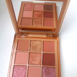 Huda Beauty Nude Medium Eyeshadow Pallete