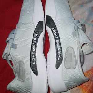 Sport Shoes And Free Gift