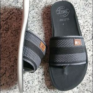 Flip Flops/ Slidders