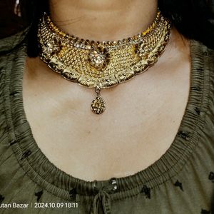 Women Golden Jewellery Set