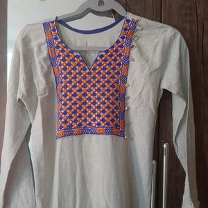 NEW NEVER USE GREY  KURTA BEAUTIFUL NACK DESIGN