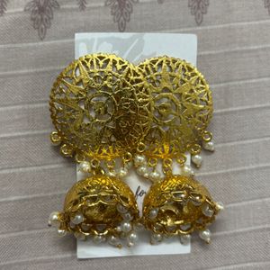 Golden Jhumka With Pearls