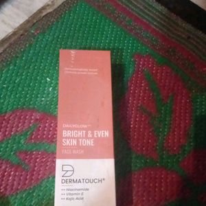 Dermatouch Daily Glow Face Wash