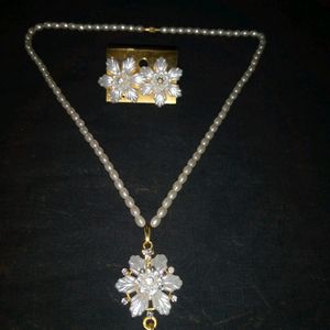 Necklace & Earrings Set