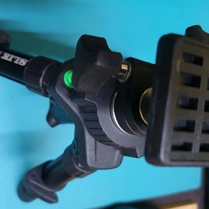 Compact DSLR camera stand