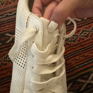 Men’s White Sneakers