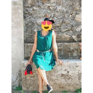 💥PRICE DROPPED 👩‍🏭👩‍🏭Bottle Green Color  Dres