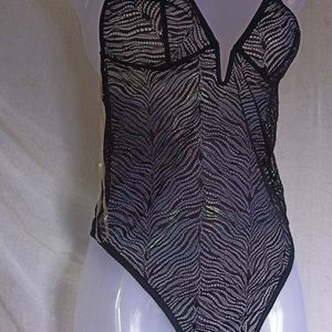 VICTORIA'S SECRET  BLACK BODYSUIT