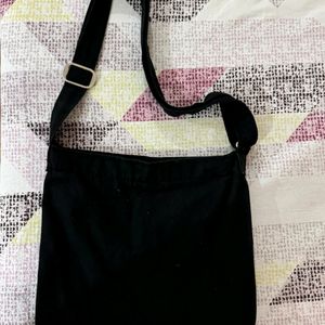 Black Slingbag