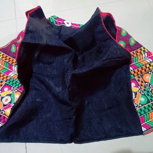 Women Embroidered Ethnic Jacket