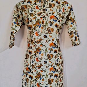 Beautiful Flowers Print Kurti For Women...