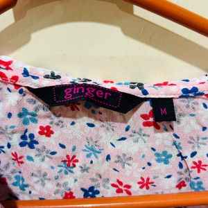 Floral Top By Ginger