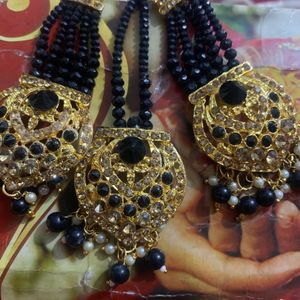 Beautiful Earring With Teeka Set