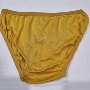 Goldenish Brief