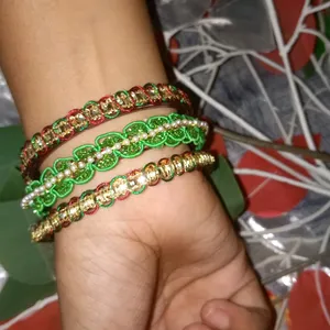 Chudiya Bilkul Nayi Jaise | Beautiful Bangles