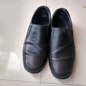 Very Good Hush Puppies Black Formal Shoes