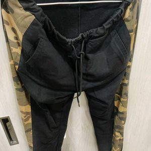 Black & Camforge | Sweatpants | Size 28