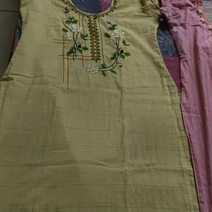 Lace For Dress ,Two Dupatta And 2 Kurti Combo