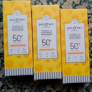 DOT & KEY Vitamin C + E Super Bright Sunscreen Spf 50|Water-Light,UVA/UVB & Blue Light Protection|For Even Toned & Glowing Skin|With Liquid Spf 50+++|No White Cast,|For All Skin Types