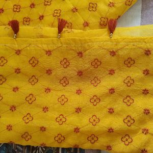 Beautiful Handloom Saree At Heavy Discount