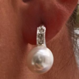 White Stone Foreign Earings