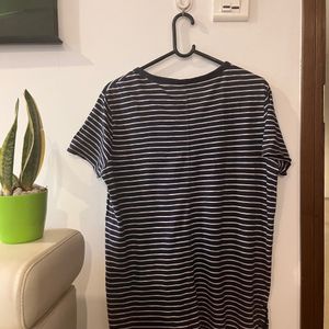 ‘Old Navy’ Blue and White Striped T Shirt w Pocket