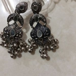 Neclesh Whith Earrings