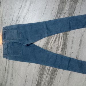 Sale🔥Blue Denim Mid Rise Jeans