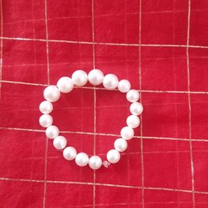 Trending New Pearl Earrings And Bracelet