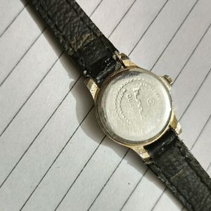Hmt Quartz Original Wrist Watch For Girls