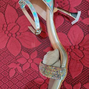 Brand New Women Heel Sandals In Size 3