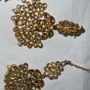 Earrings And Maang Teeka Set