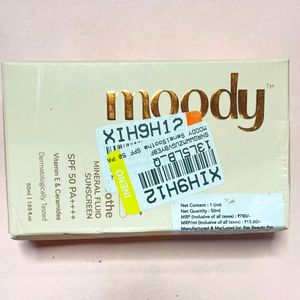 MOODY SUNSCREEN | Spf50+++