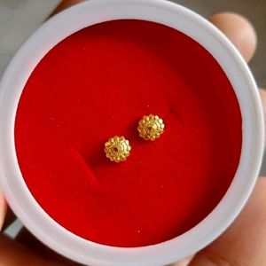 Beautiful New Small Flower Desine Studs