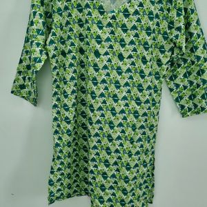 Green Triangle Print Short Kurti