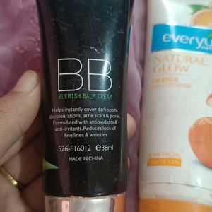 2 Pc  Menow Pro Foundation &  Peel Off Mask