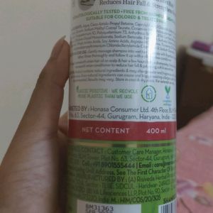 Mamaearth onion shampoo