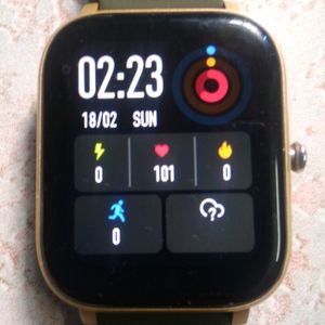 Cross beats Ignite Lyt Smartwatch Worth 4999