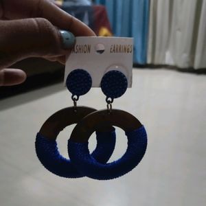 4 Earings