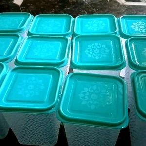 6 Kitchen Containers / Airtight