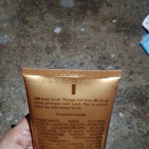 Milk And Honey 🍯 body Scrub From Oriflame