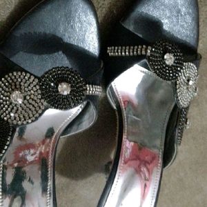 Totally New Black Stylish Heels