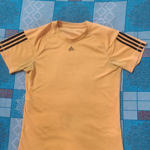 ADIDAS tshirt