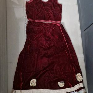 HANDSTICHED VELVET LEHENGA