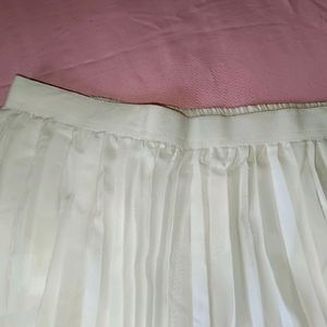 White Pleated Skirt 🤍💐