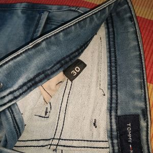 TOMMY HILFIGER JEANS