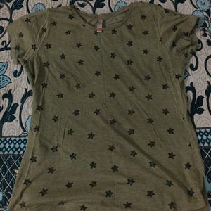 Green Color Star Print T Shirt Best Condition